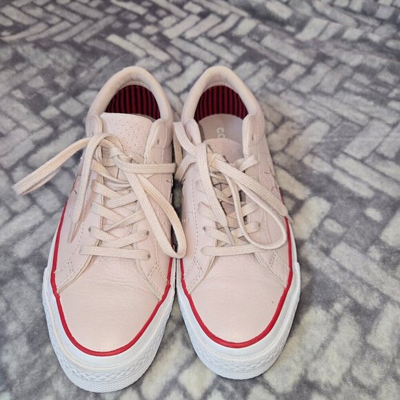 Converse Ladies One-Star Barely Rose Pink Leather Sneakers, size 7 - Picture 2 of 7
